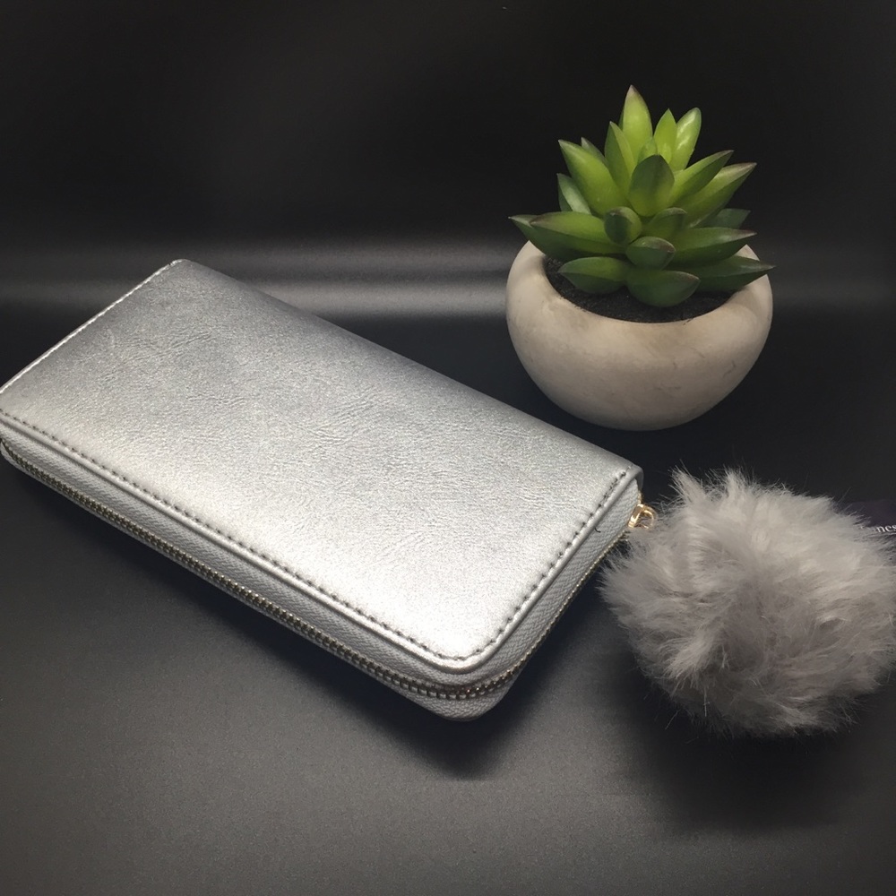 Kendall & James Silver wallet